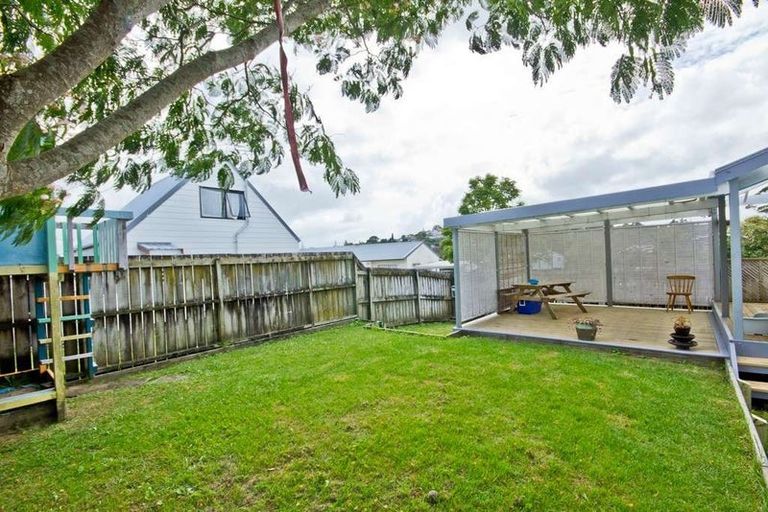 Photo of property in 10 Lacebark Court, Titirangi, Auckland, 0604