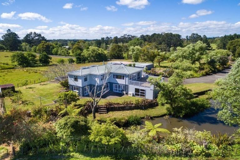 Photo of property in 59 Moontide Road, Kumeu, 0892