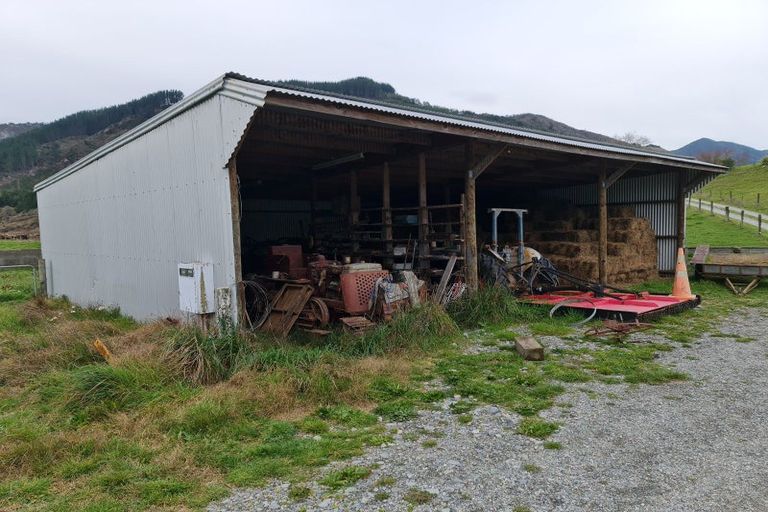 Photo of property in 72 Hotham Street, Murchison, 7007