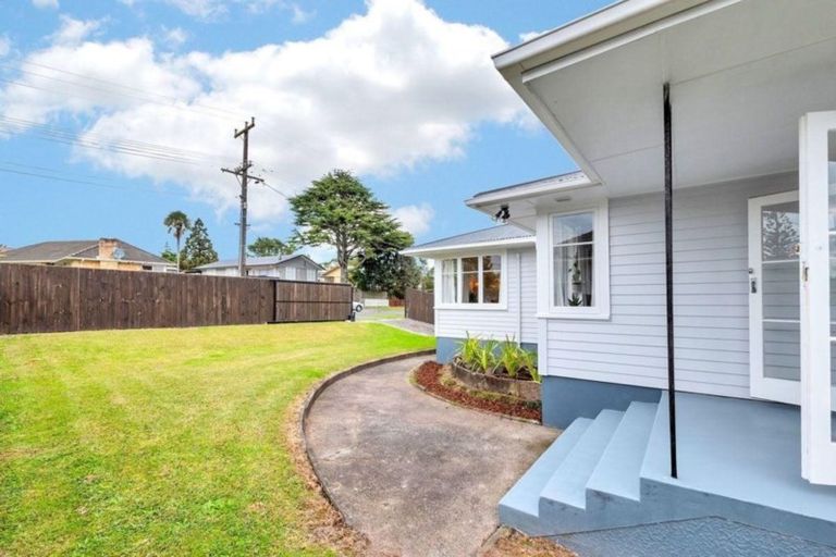 Photo of property in 60 Glen Marine Parade, Glendene, Auckland, 0602