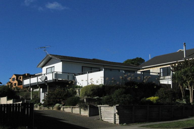 Photo of property in 25 Hicks Crescent, Waikanae Beach, Waikanae, 5036