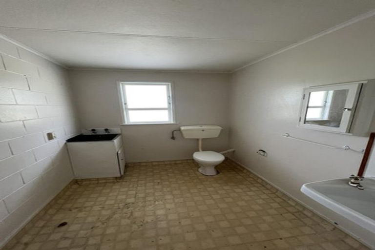 Photo of property in 14-16 Mako Mako Road, Levin, 5510