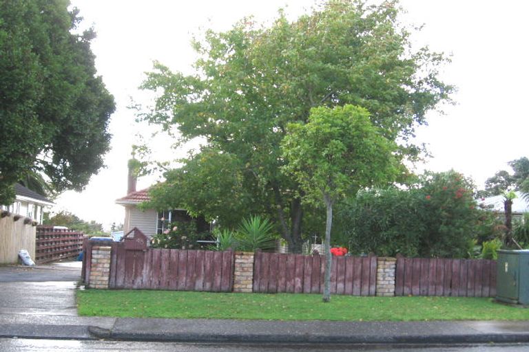 Photo of property in 45 Vodanovich Road, Te Atatu South, Auckland, 0610