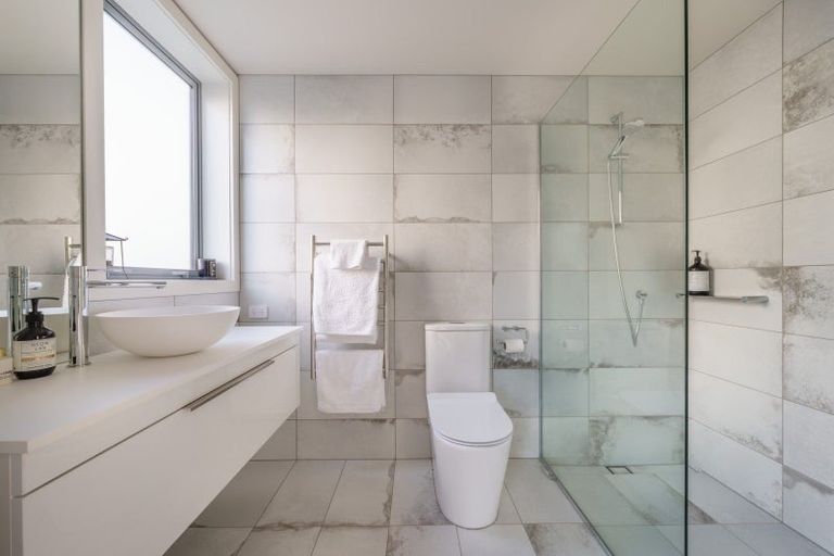 Photo of property in 10 Bevan Place, Wanaka, 9305