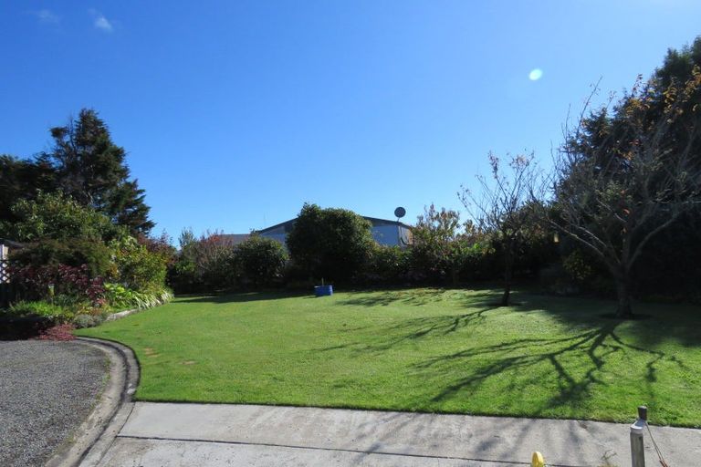 Photo of property in 19 Kew Road, Westport, 7825