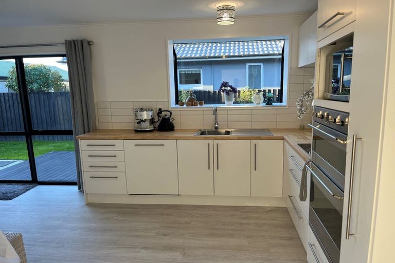 Photo of property in 2/162 Main Road, Redcliffs, Christchurch, 8081