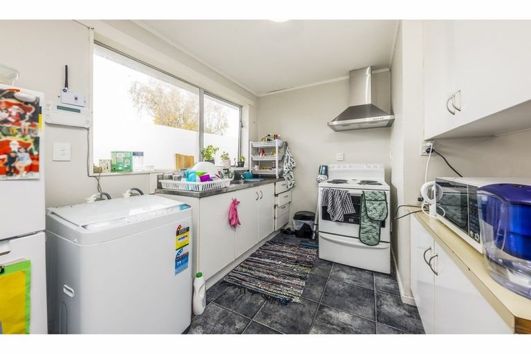 Photo of property in 2 Hobman Place, Manurewa, Auckland, 2102