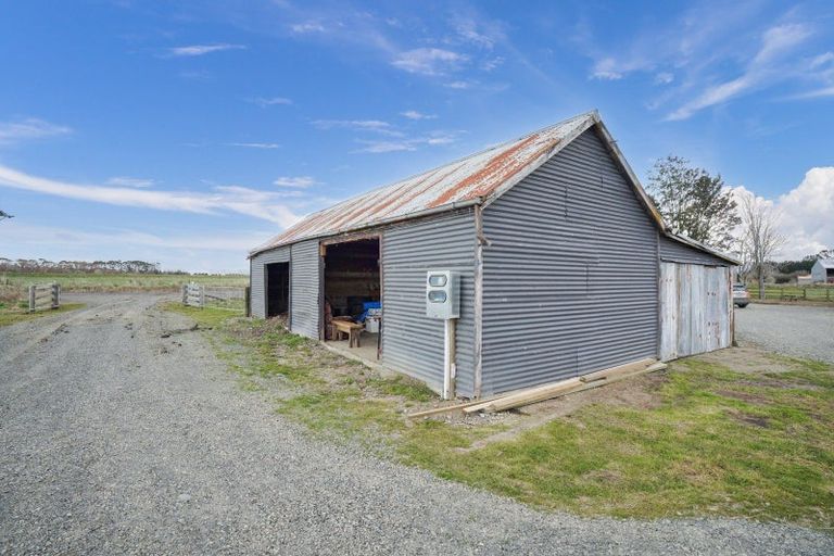 Photo of property in 565 Otautau Wreys Bush Road, Waikoura, Otautau, 9689