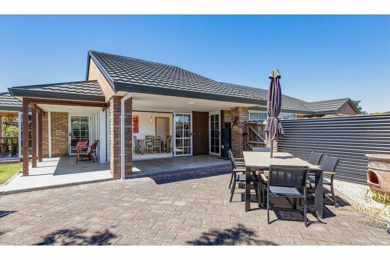 Photo of property in 2 Hinton Place, Rangiora, 7400