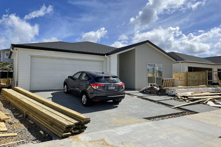 Photo of property in 11 Vintry Drive, Kumeu, 0810