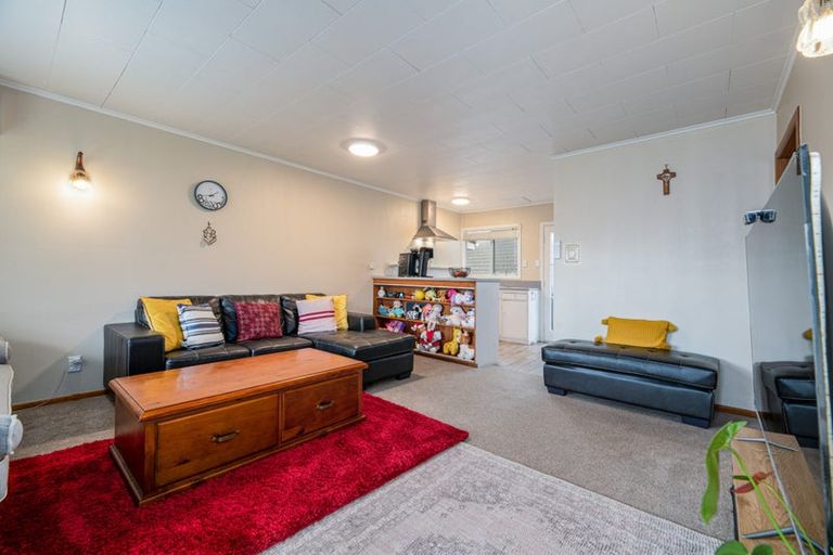 Photo of property in 2/29 Nikau Street, New Lynn, Auckland, 0600