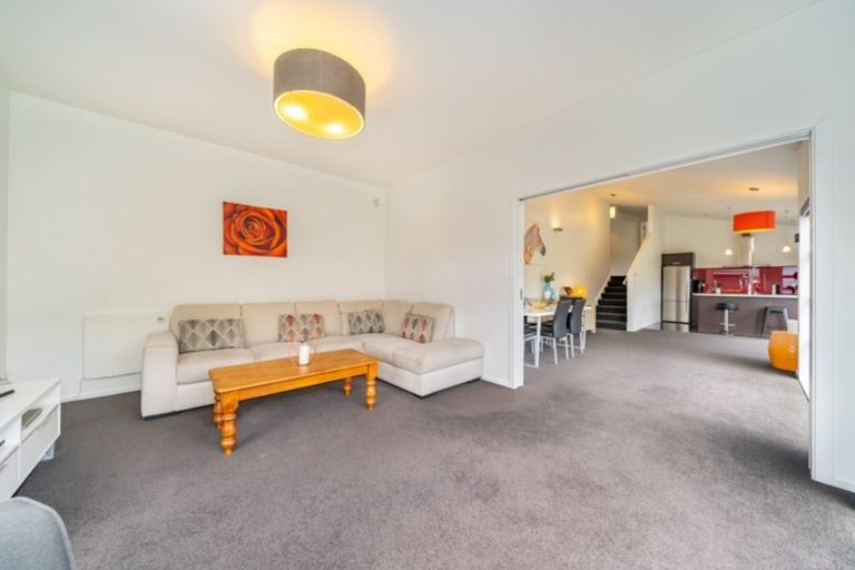 Photo of property in 20 Cosgrove Rise, Riverstone Terraces, Upper Hutt, 5018