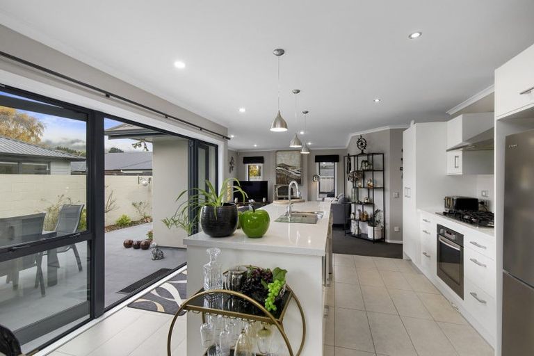 Photo of property in 5 Vernon Grove, Brown Owl, Upper Hutt, 5018