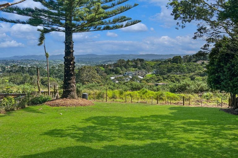 Photo of property in 222 Don Buck Road, Massey, Auckland, 0614