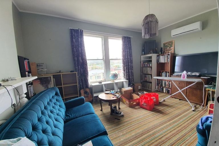 Photo of property in 180-182 Ohiro Road, Brooklyn, Wellington, 6021