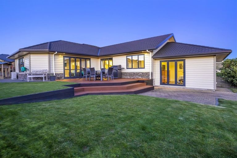 Photo of property in 14 Nelson Avenue, Aotea, Porirua, 5024