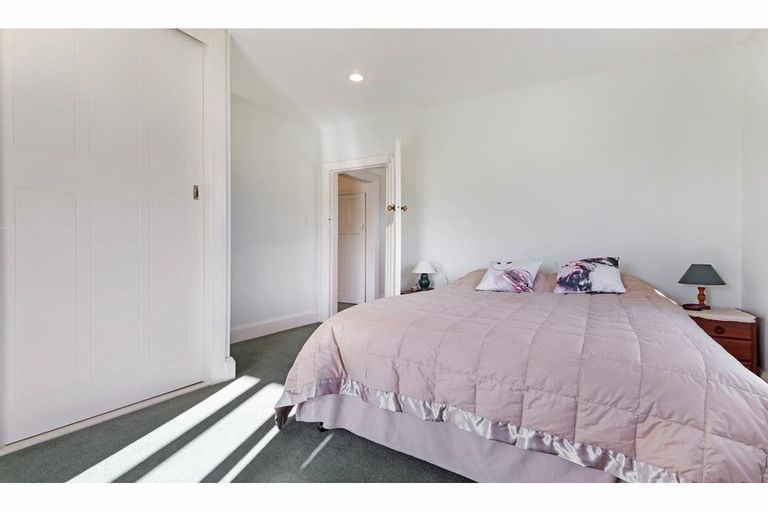 Photo of property in 4 Queen Street, Oxford, 7430