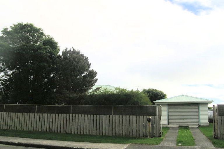 Photo of property in 6a Sunshine Avenue, Paraparaumu, 5032