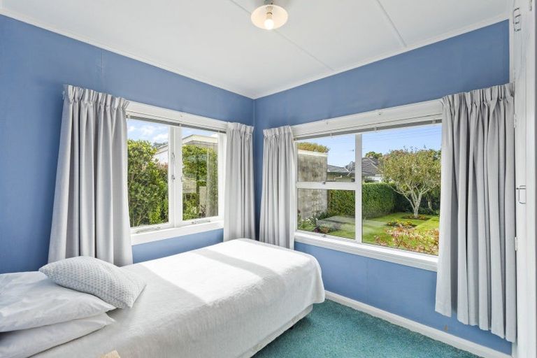 Photo of property in 23 Paynters Avenue, Strandon, New Plymouth, 4312