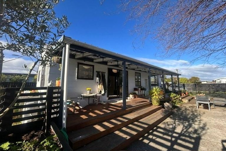 Photo of property in 34 Kiharoa Street, Otaki Beach, Otaki, 5512