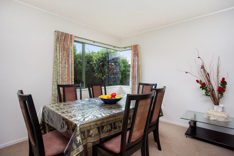 Photo of property in 9a Chilcott Road, Henderson, Auckland, 0612