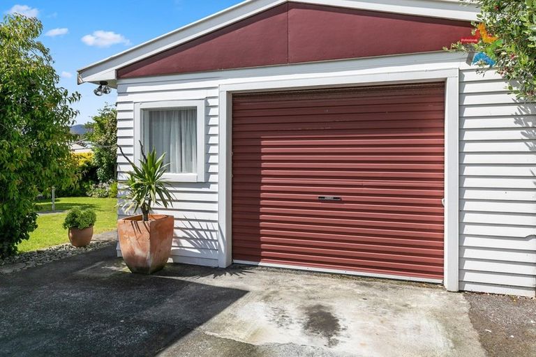 Photo of property in 4 Mimihau Grove, Wainuiomata, Lower Hutt, 5014