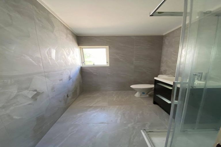 Photo of property in 15 Barlow Place, Chatswood, Auckland, 0626