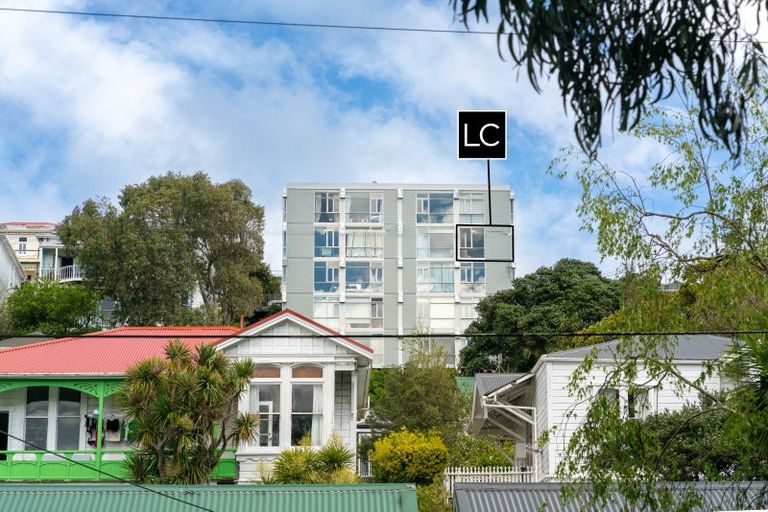 Photo of property in Fairmont Flats, 4a/20 Maarama Crescent, Aro Valley, Wellington, 6021