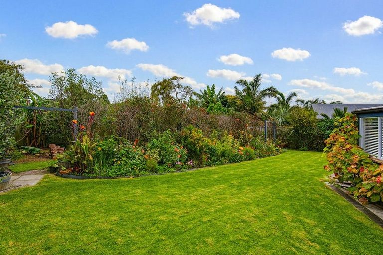 Photo of property in 63 Waipunahau Road, Waikanae, 5036