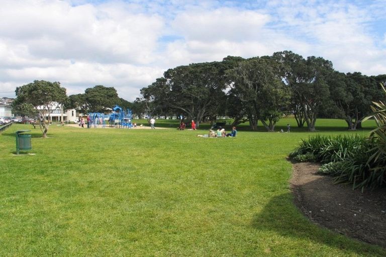 Photo of property in 3/14 Trafalgar Road, Milford, Auckland, 0620