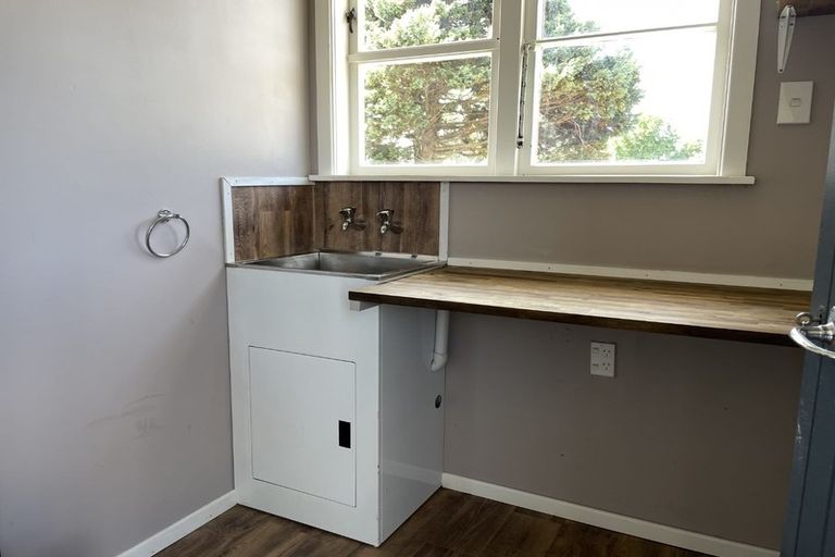 Photo of property in 43 Millar Street, Terrace End, Palmerston North, 4410