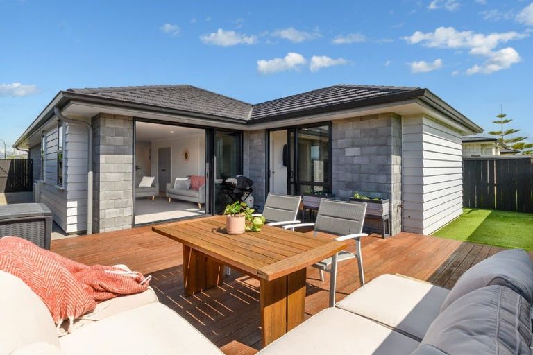 Photo of property in 34 Batty Street, Papamoa Beach, Papamoa, 3118