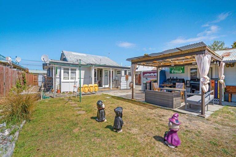 Photo of property in 192 Pacific Road, North New Brighton, Christchurch, 8083