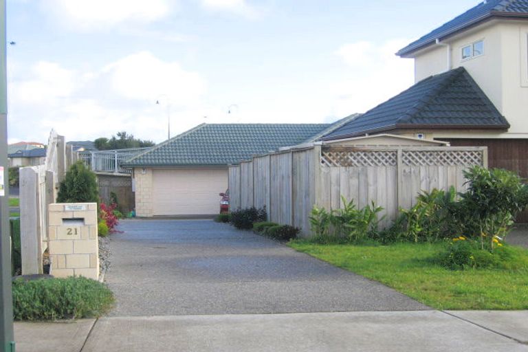 Photo of property in 21 William Woods Court, Flat Bush, Auckland, 2016