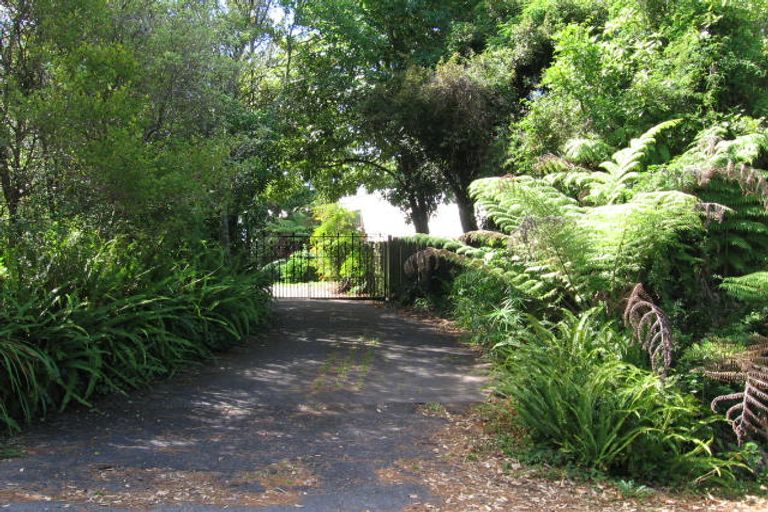 Photo of property in 64 Cliff Road, Torbay, Auckland, 0630