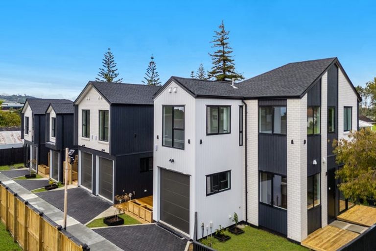 Photo of property in 23c Wanaka Place, Pakuranga Heights, Auckland, 2010