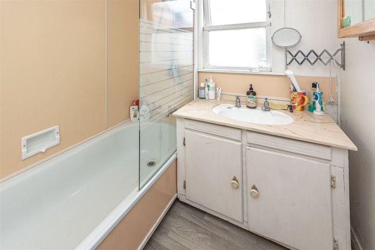 Photo of property in 10 Wembley Place, Whanganui East, Whanganui, 4500