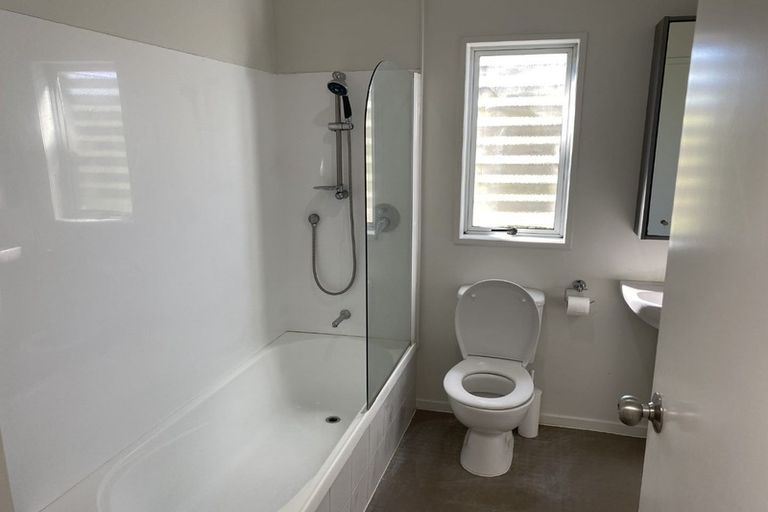 Photo of property in 433a West Coast Road, Glen Eden, Auckland, 0602