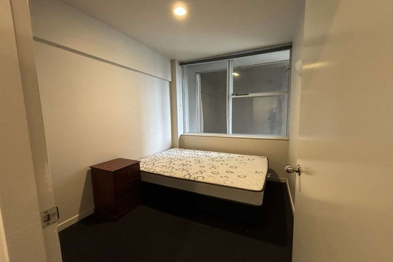 Photo of property in Terrace Tower Apartments, 4a/126 The Terrace, Wellington Central, Wellington, 6011