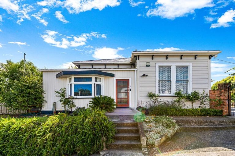 Photo of property in 12 Caius Avenue, Gonville, Whanganui, 4501
