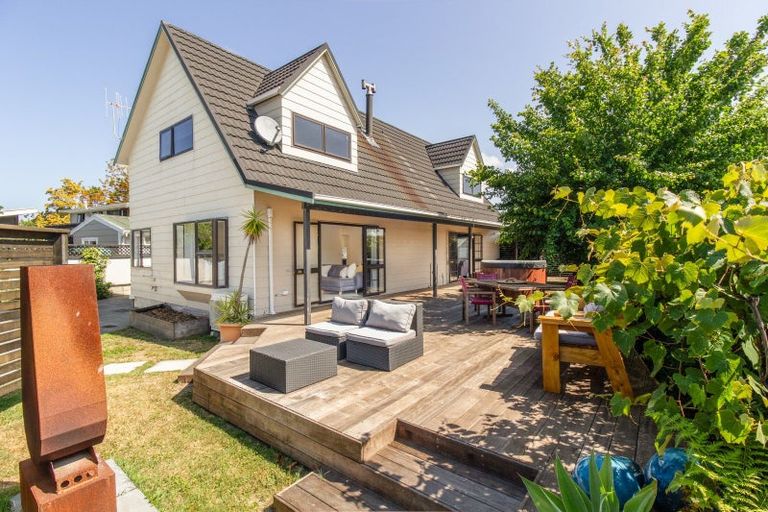 Photo of property in 17 Cedar Road, Te Awanga, 4102