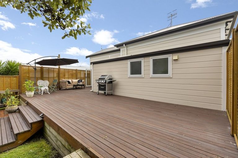 Photo of property in 39 Mako Mako Road, Levin, 5510