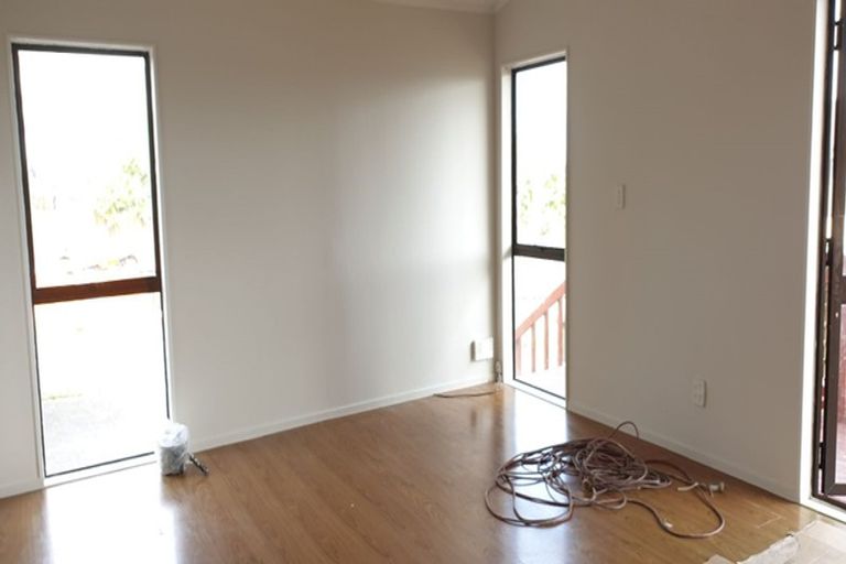 Photo of property in 1/8 Greenstone Place, Clover Park, Auckland, 2019