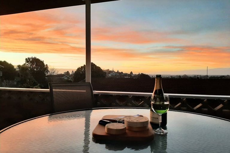 Photo of property in 1/24 Upland Street, Brookfield, Tauranga, 3110