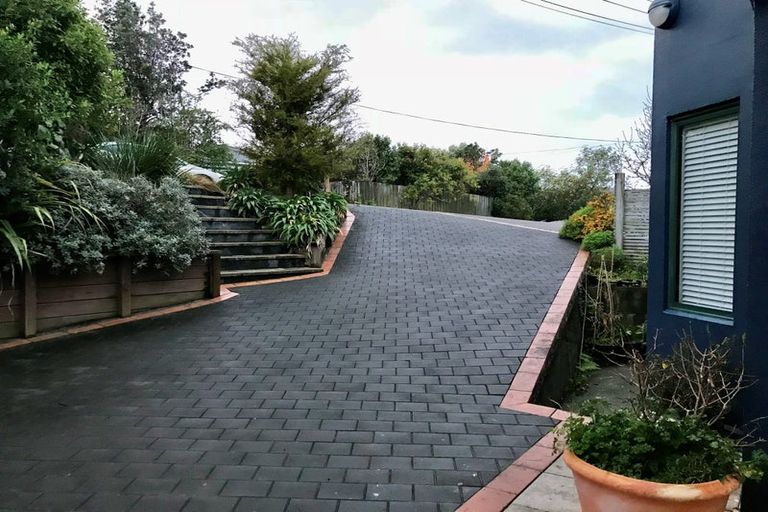 Photo of property in 16 Corlett Road, Plimmerton, Porirua, 5026