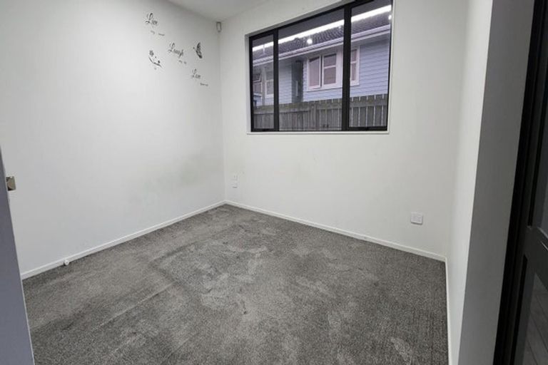 Photo of property in 2 Arnhem Place, Pukekohe, 2120