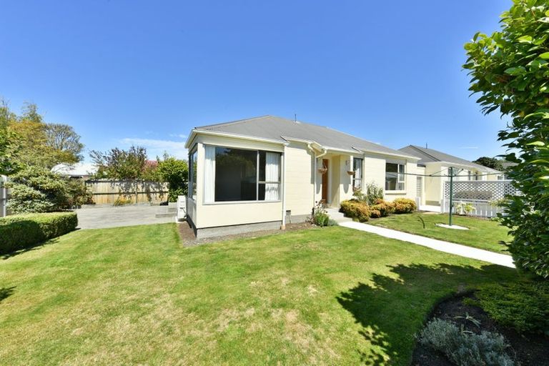 Photo of property in 2/16 Mulberry Place, Redwood, Christchurch, 8051