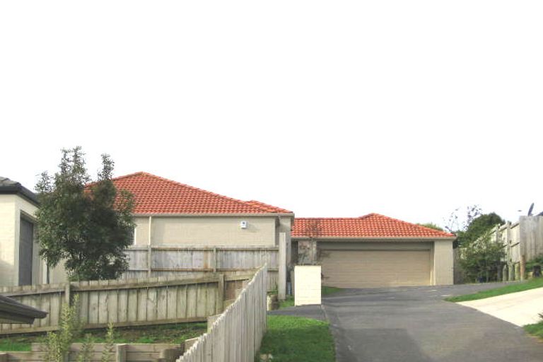 Photo of property in 11 Xena Way, Henderson, Auckland, 0612