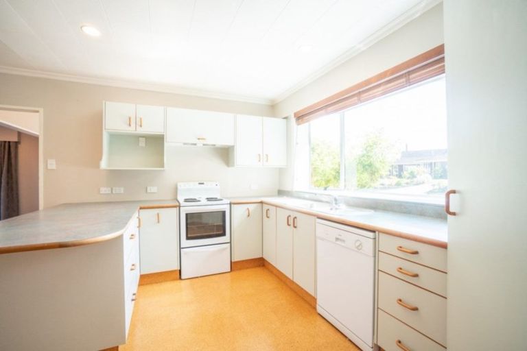 Photo of property in 16 Te Punga Place, Awapuni, Palmerston North, 4412