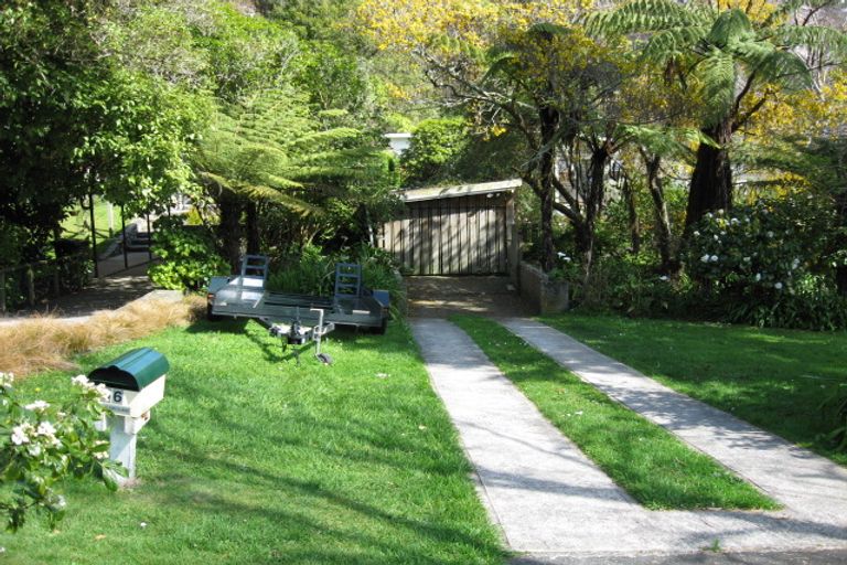 Photo of property in 96 Norton Park Grove, Waterloo, Lower Hutt, 5011